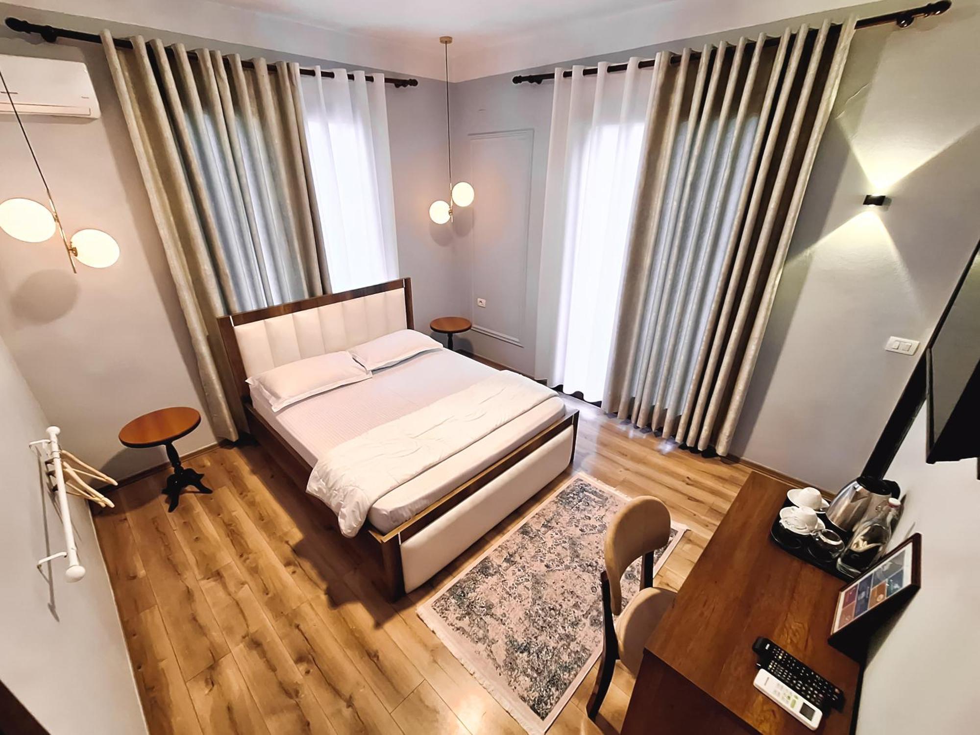 בראט Villa Mishel Suites מראה חיצוני תמונה